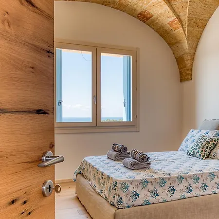 Villa Porta Azzurra 6&2, Emma Salve